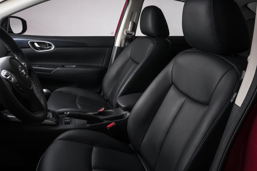 Интерьер Nissan Sentra SR Turbo (B17) 2016 года  (фото 17 из 44)